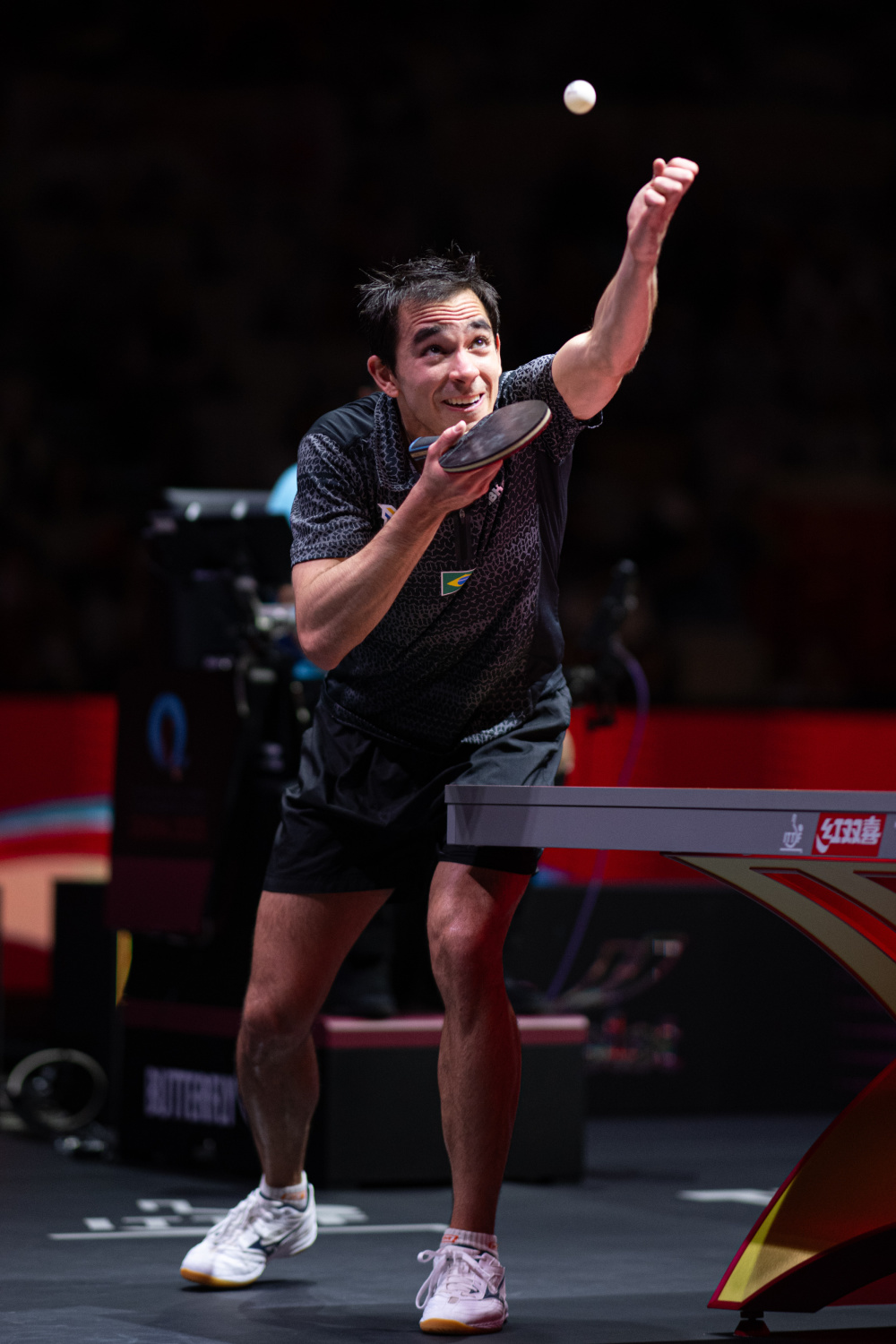 并帮助球队 并帮助球队