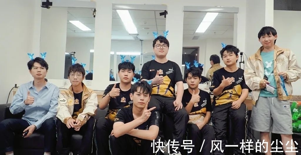 值得称赞 值得称赞