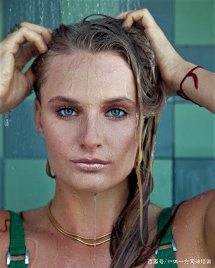 也将左右球 也将左右球